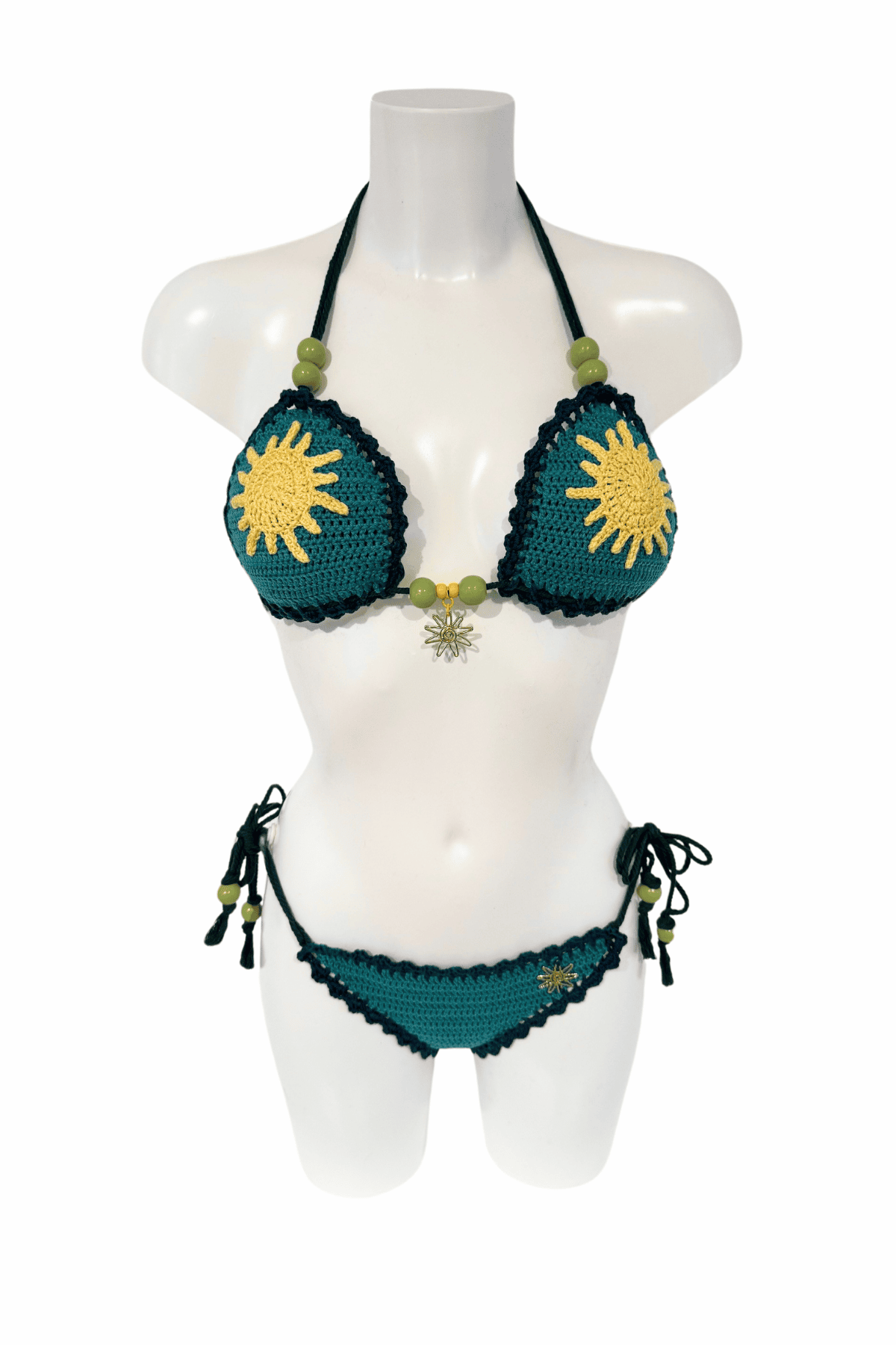 Green Yellow Sun luxury crochet bikini, designed and handmade in Switzerland by RA LIVING – exclusive designer beachwear and swimwear for a stylish summer look.