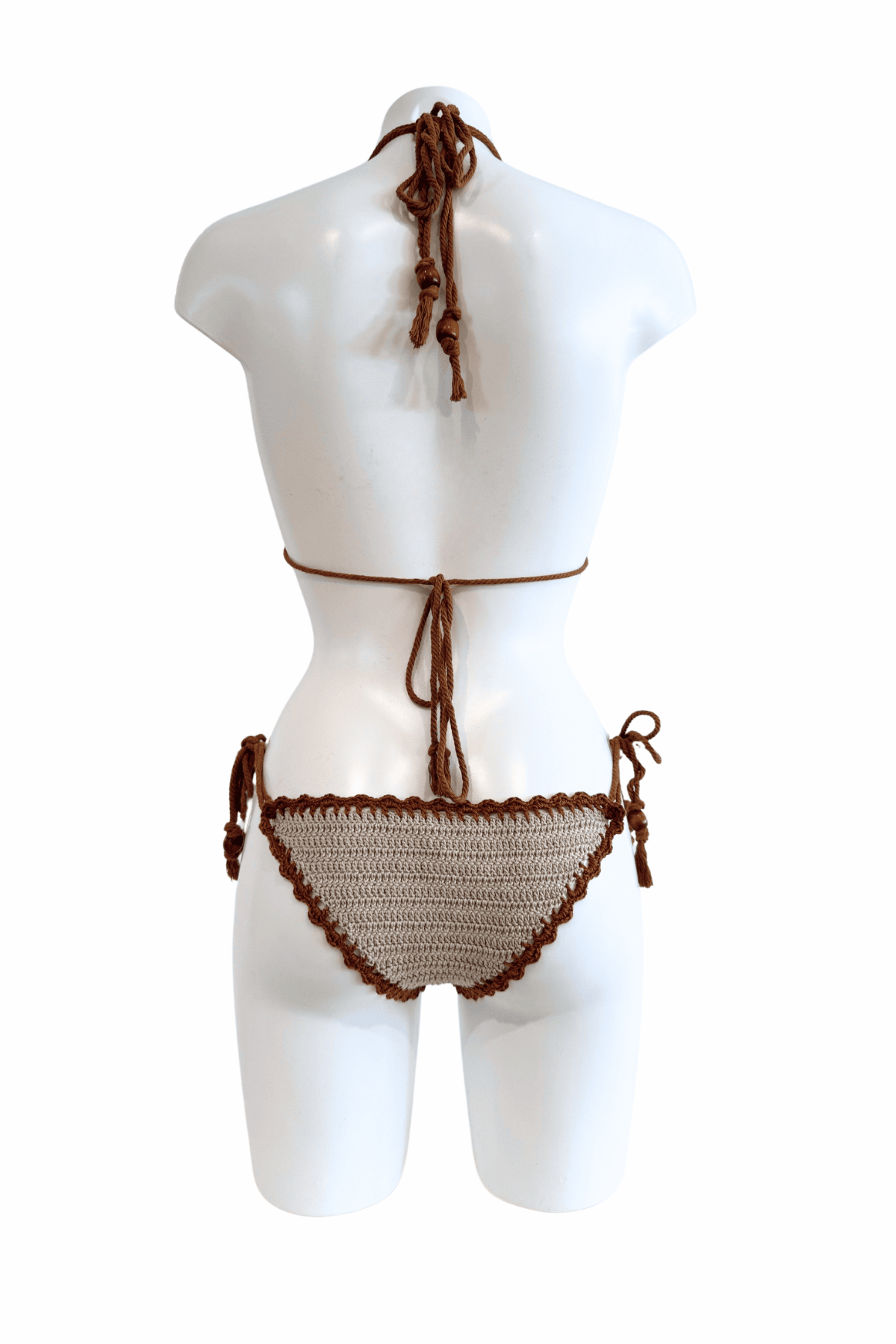 Kiwi luxury crochet bikini, designed and handmade in Switzerland by RA LIVING – exclusive designer beachwear and swimwear for a stylish summer look.