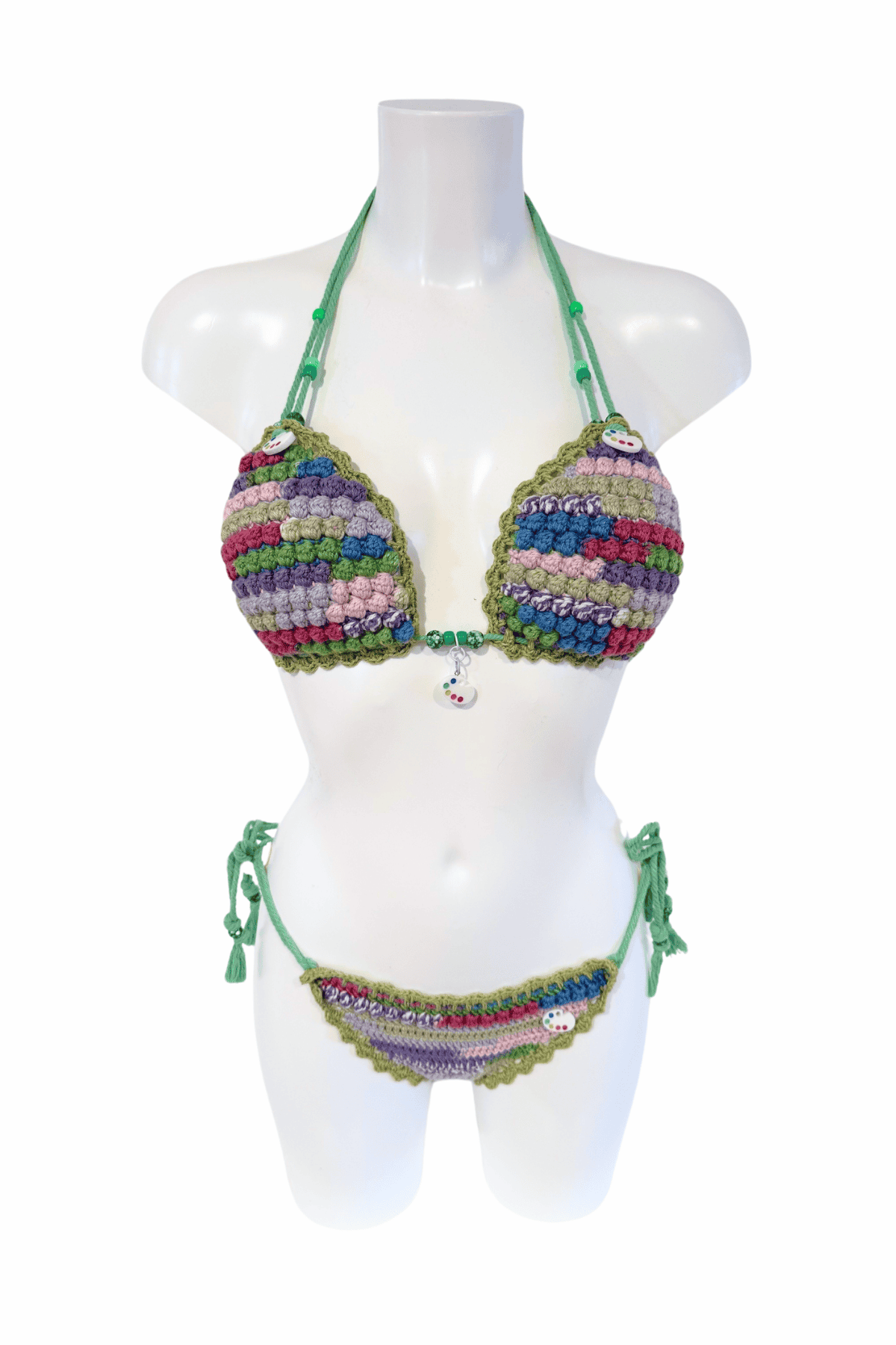 Artwork luxury crochet bikini, designed and handmade in Switzerland by RA LIVING – exclusive designer beachwear and swimwear for a stylish summer look.
