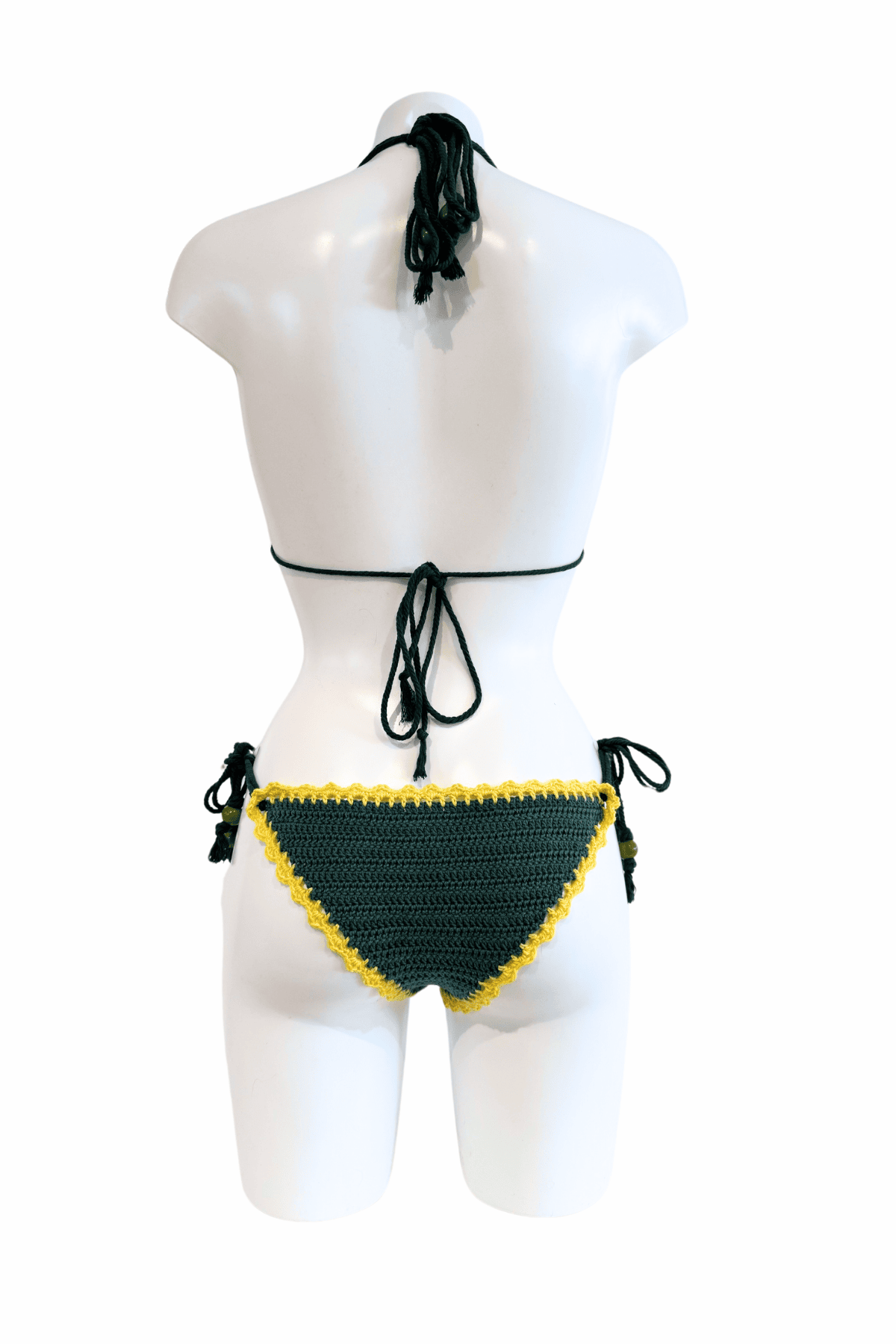 Lemonade luxury crochet bikini, designed and handmade in Switzerland by RA LIVING – exclusive designer beachwear and swimwear for a stylish summer look.