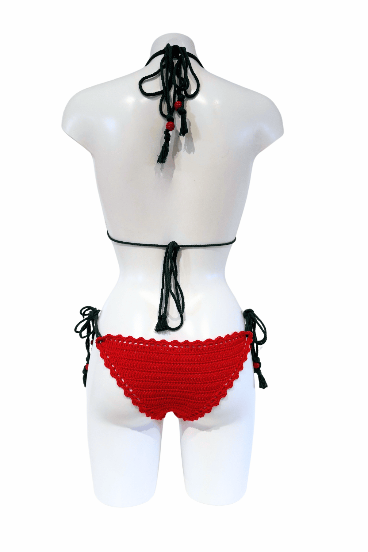 Strawberry luxury crochet bikini, designed and handmade in Switzerland by RA LIVING – exclusive designer beachwear and swimwear for a stylish summer look.