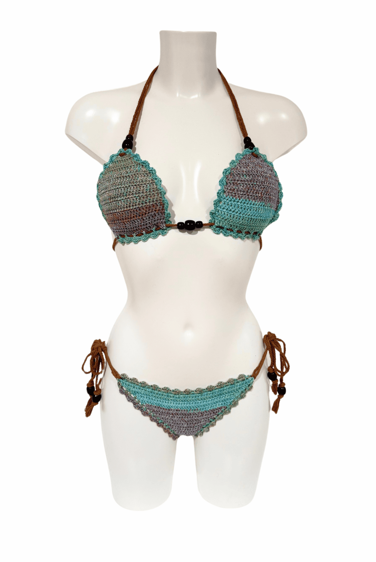 Classic Mint luxury crochet bikini, designed and handmade in Switzerland by RA LIVING – exclusive designer beachwear and swimwear for a stylish summer look.