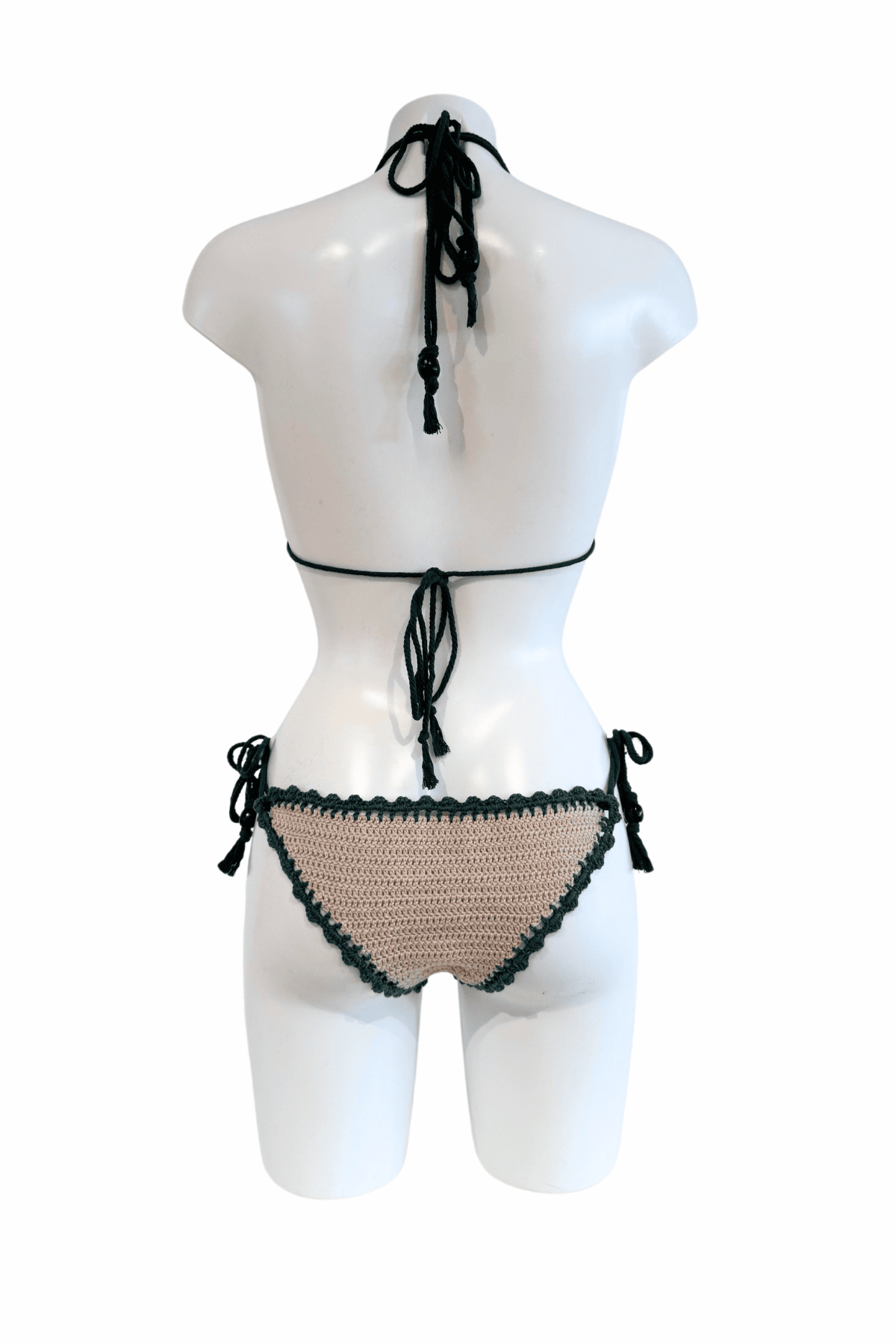 Beige Flower luxury crochet bikini, designed and handmade in Switzerland by RA LIVING – exclusive designer beachwear and swimwear for a stylish summer look.