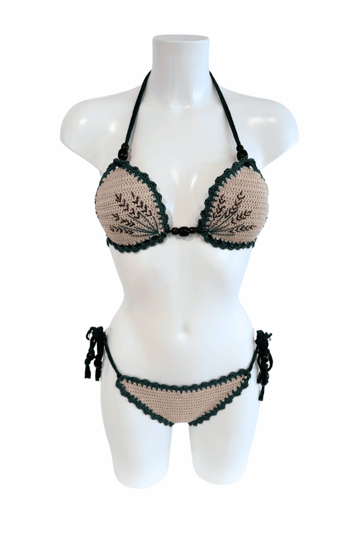 Beige Flower luxury crochet bikini, designed and handmade in Switzerland by RA LIVING – exclusive designer beachwear and swimwear for a stylish summer look.