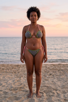 Miami Time crochet bikini on a curvy model, front view - RA LIVING, handmade in Switzerland