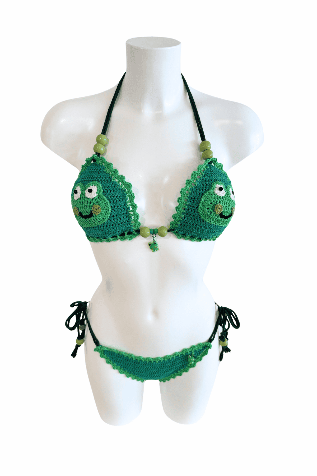 Frog luxury crochet bikini, designed and handmade in Switzerland by RA LIVING – exclusive designer beachwear and swimwear for a stylish summer look.
