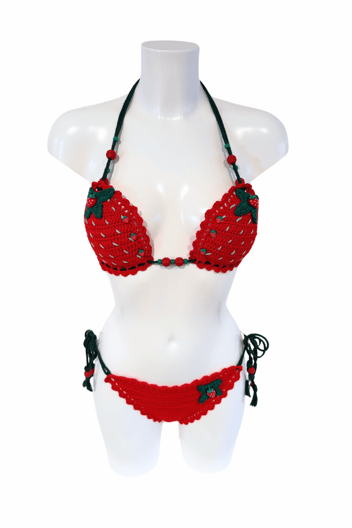 Strawberry luxury crochet bikini, designed and handmade in Switzerland by RA LIVING – exclusive designer beachwear and swimwear for a stylish summer look.