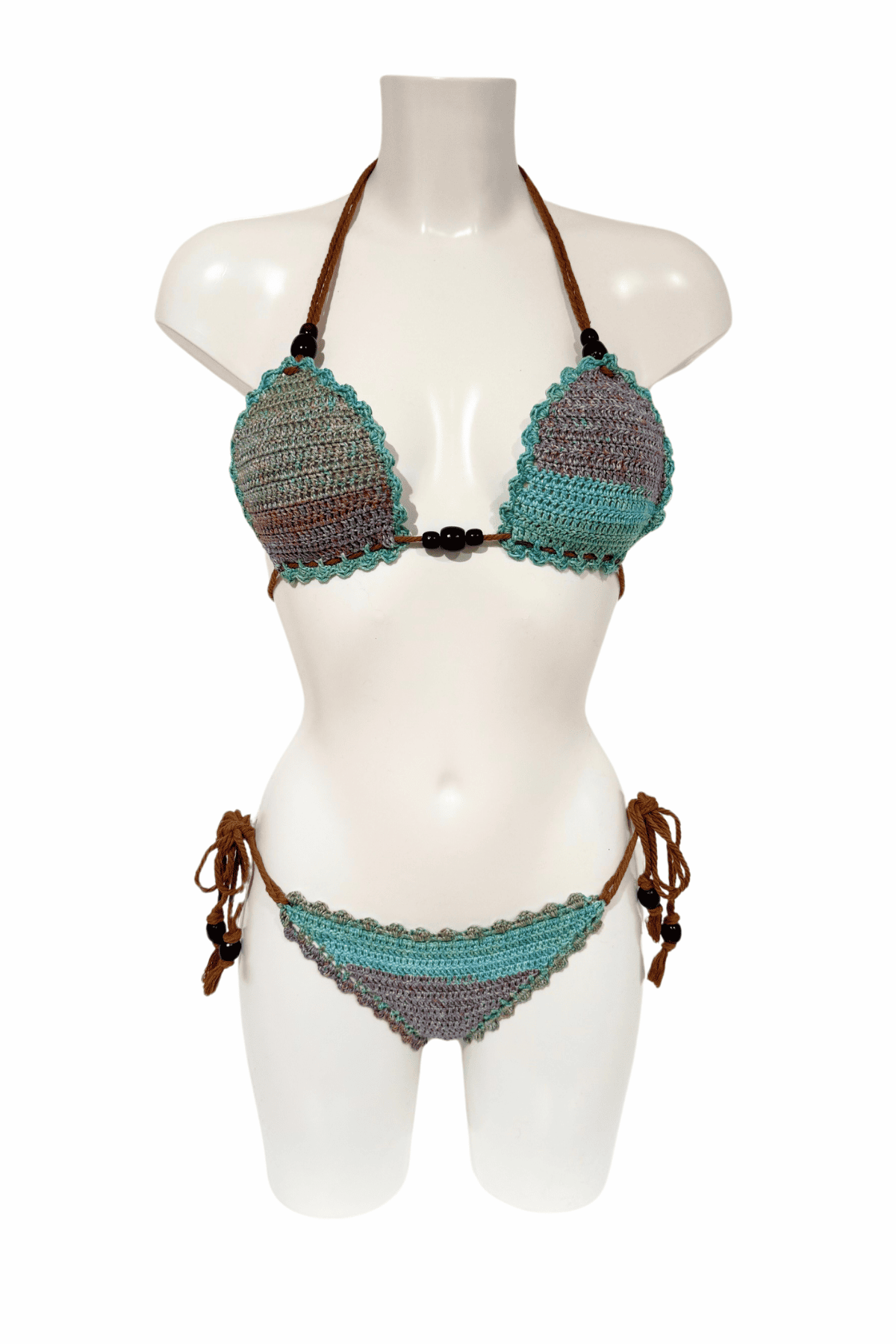 Classic Mint luxury crochet bikini, designed and handmade in Switzerland by RA LIVING – exclusive designer beachwear and swimwear for a stylish summer look.